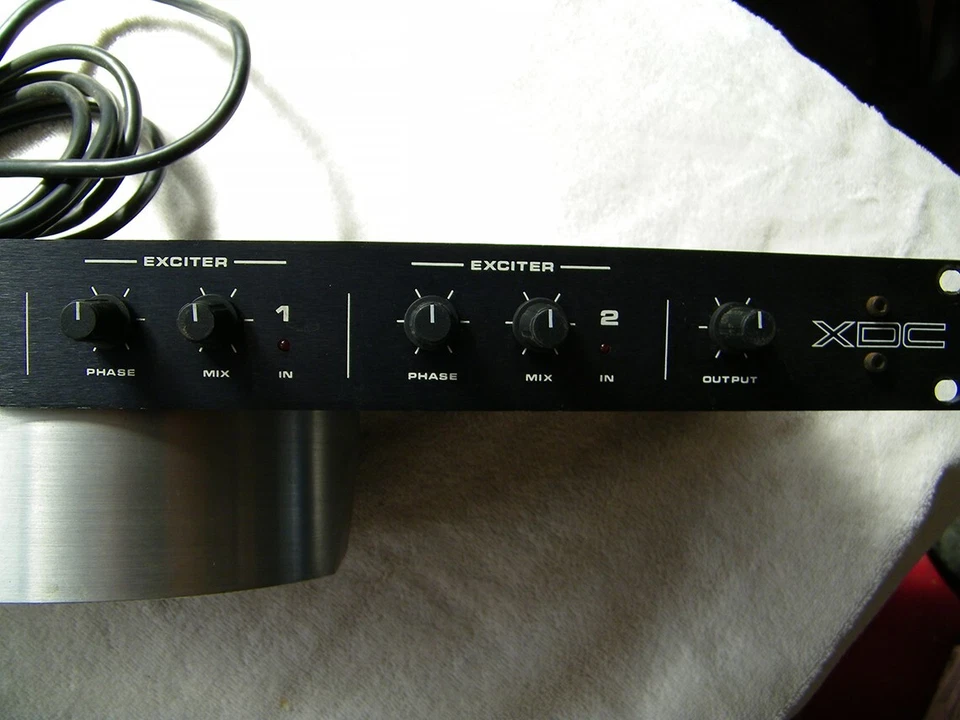 Rocktron XDC True Analog Distortion Exciter Preamp Processor - Image 4 of 4