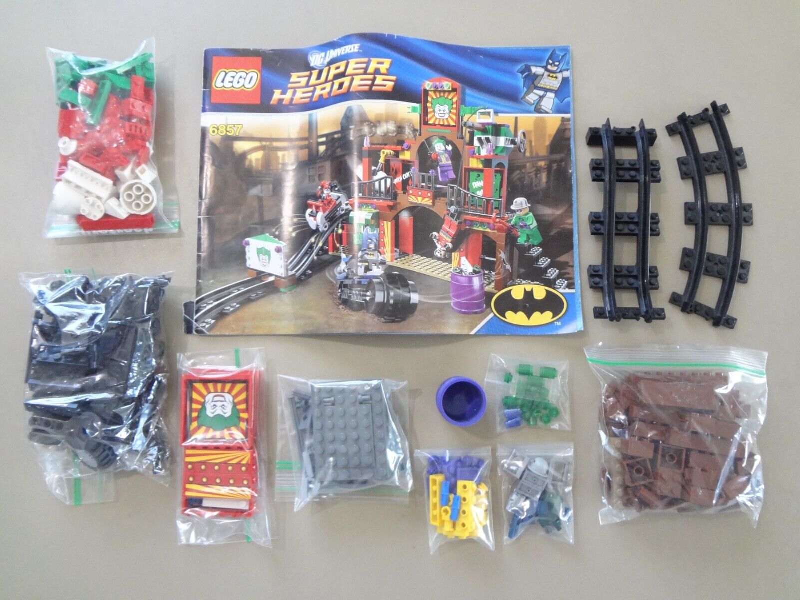 Lego Batman 6857 Dynamic Duo Funhouse Escape 100% Complete w/Manual NO FIGS!!