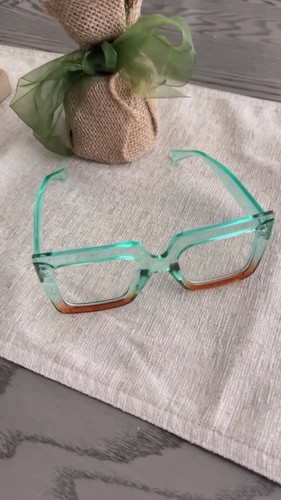 Gafas cuadradas anti-azul de bloque de color turquesa y marrón con tela de limpieza - Vídeo 1 de 1