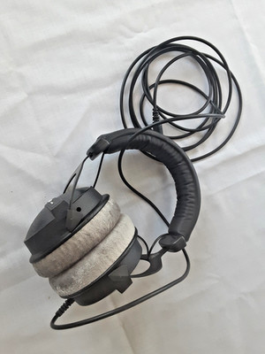 Beyerdynamic DT 770 Pro Headphones 80 Ohm Over-Ear (474746)