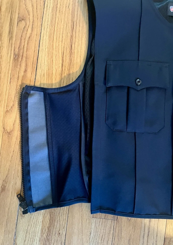 Blauer 8370 Polyester Armor Skin Outer Vest Carrier Dark Navy M/L New With Tags - Image 4 of 4