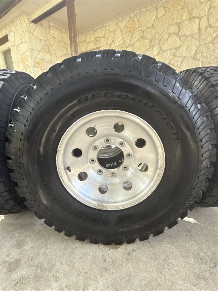 BFGoodrich All-Terrain Baja Champion KO con llantas de stock de 1999-2004 F250 Foto 4 de 4