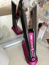 Dyson Glätteisen mit Ladestation, Schwarz/Pi...