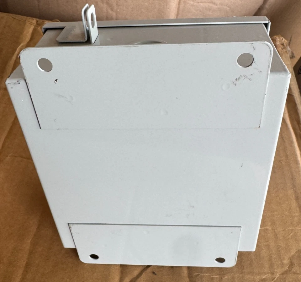 Leviton Series 2000 Three Phase Indoor Meter - Image 3 of 4