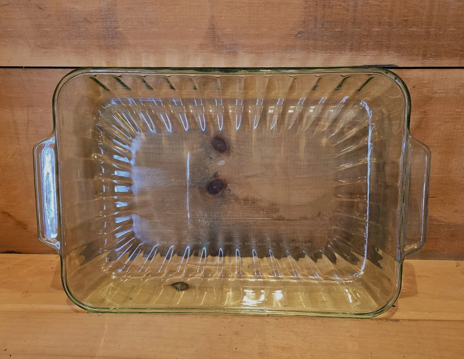 Green Lasagna Baking Pan 13"L x 9"W x 2-1/4"H Very Good Condition