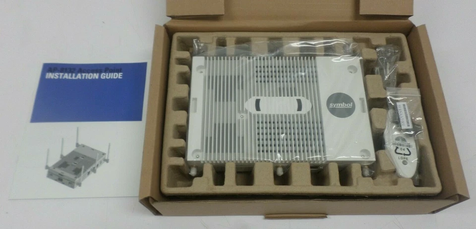 Extreme Networks AP-8132-66040-US-Z-J Dual Radio Access Point, 3X3:3. - Image 3 of 4