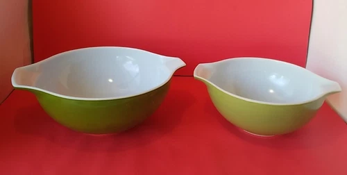 Vintage Pyrex Mixing Bowls