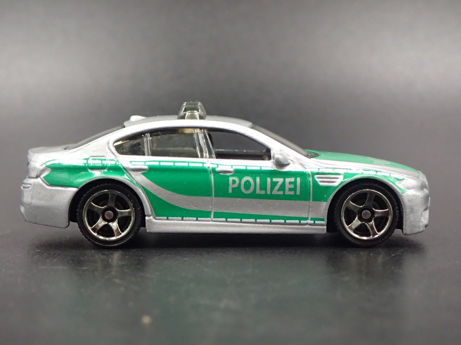 2011-2016 BMW M5 POLICE POLIZEI CAR F10 1:64 SCALE DIORAMA DIECAST ...