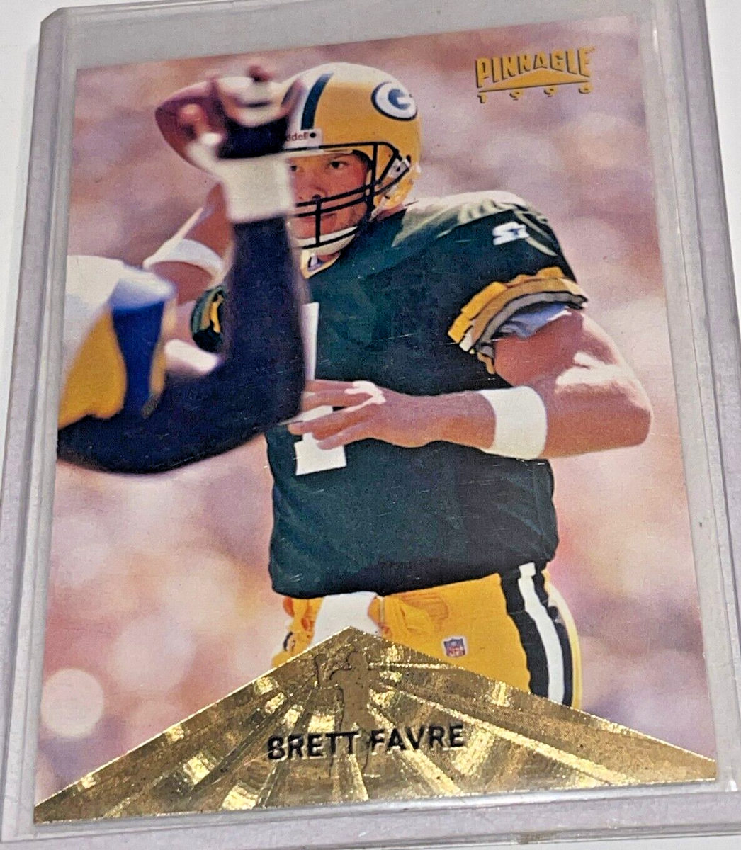 RARE BRETT FAVRE CARD 1996 PINNACLE GREEN BAY PACKERS RARE BRETT FAVRE CARD 1996 PINNACLE GREEN BAY PACKERS
