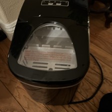 Frigidaire 26 lbs/Day Bullet Ice Maker Black Stainless Steel Ice Maker Machine