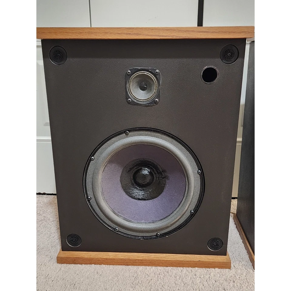 Altavoces de estantería KLH Research Ten Series CB-10 - 1 woofer Megaflux/1 reemplazado Foto 3 de 4