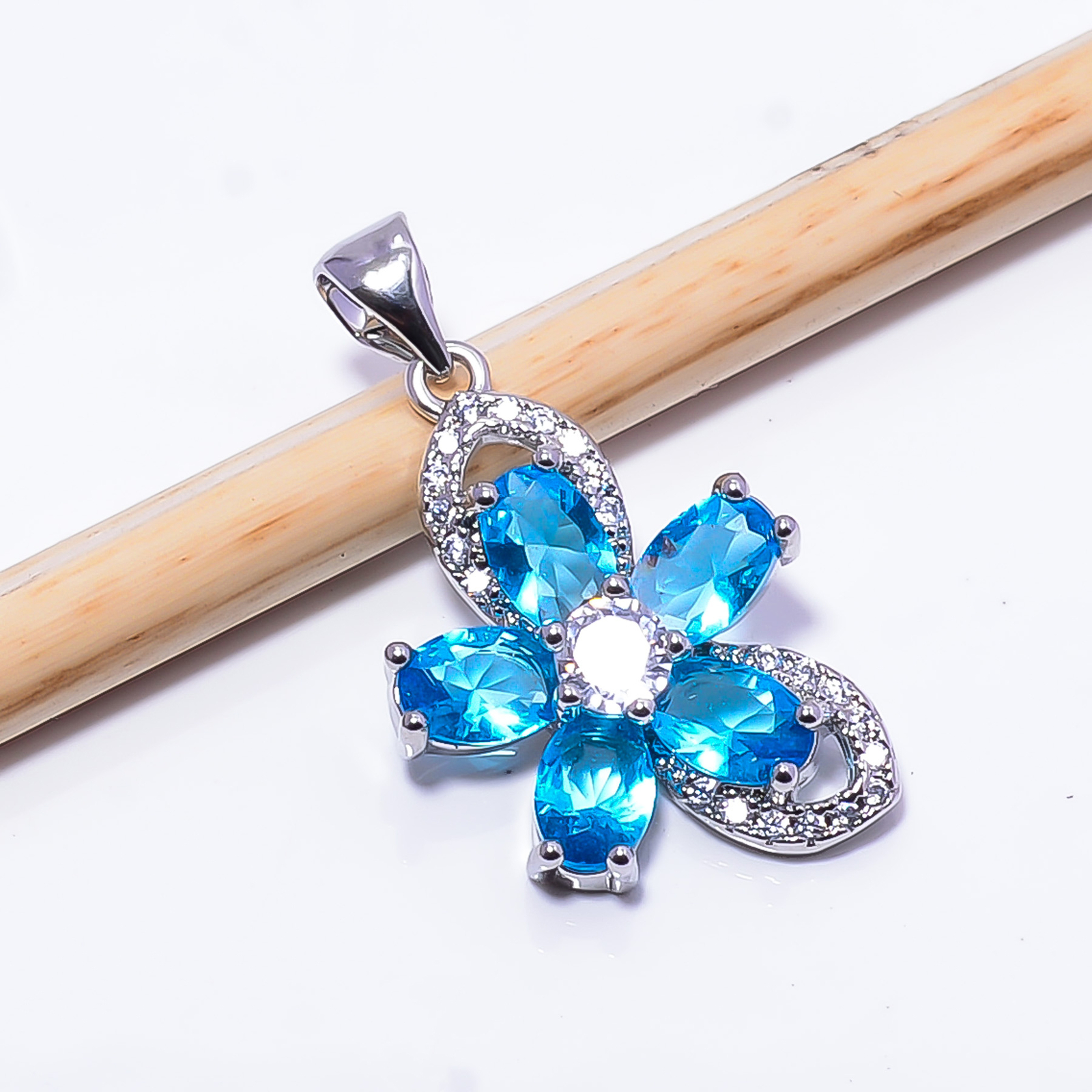 Blue Topaz & Cubic Zirconia 925 Sterling Silver Flower Pendant 1.09