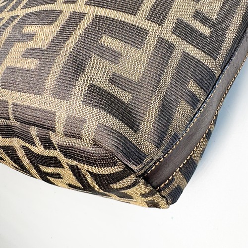 Sac à main économies FENDI Zucca pochette accessoire vanité FF marron toile cuir
