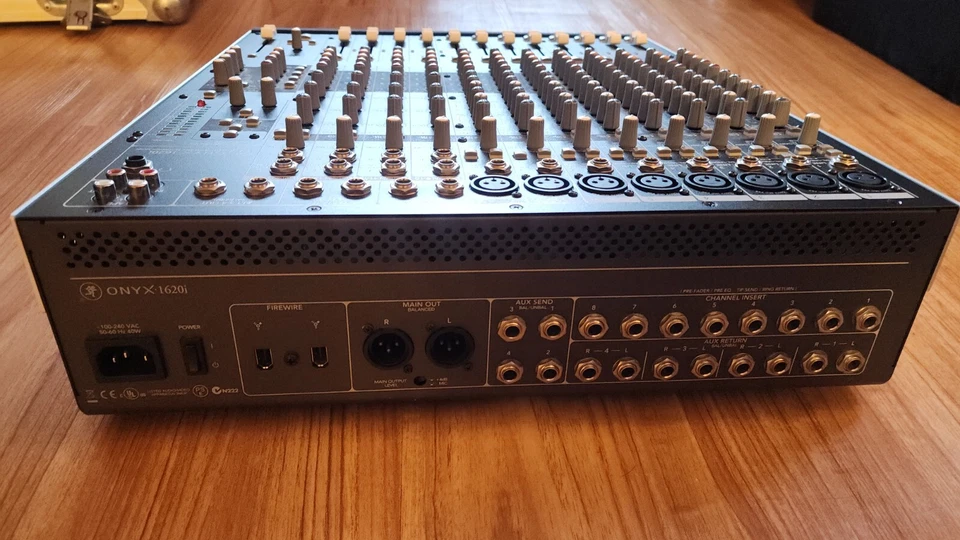 Mackie Onyx 1620i Analog Mixing Console W/Hard Shell Case - FireWire Interface - Image 4 of 4