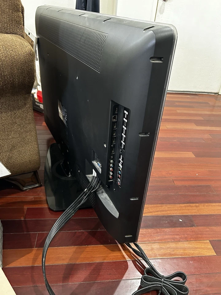 Philips LCD TV with Pixel Precise HD - Image 2 of 4