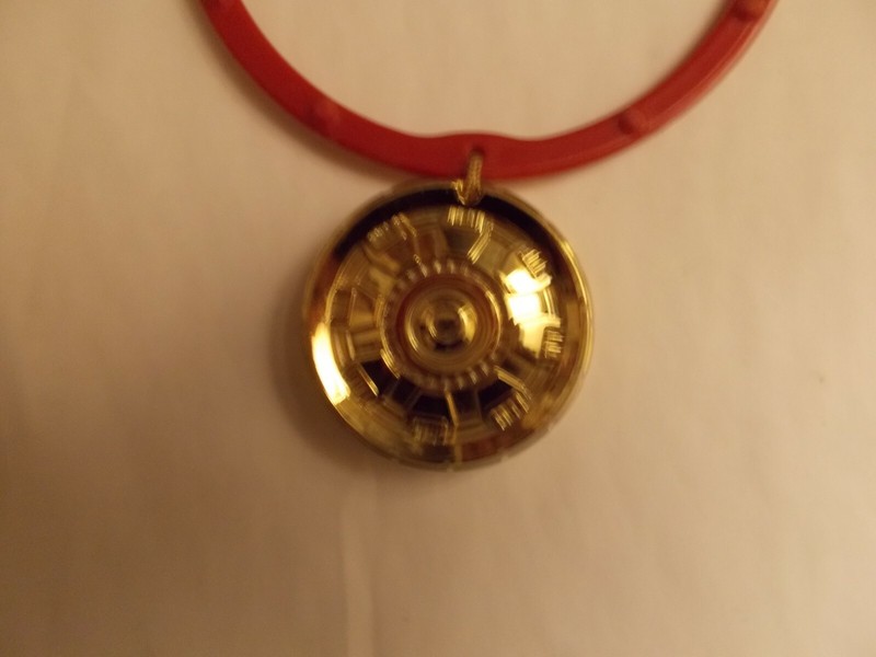 2010 Iron Man 2 Burger King Kid's Meal Toy - Iron Man Necklace