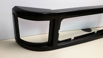 MCI Headlight Bezel 3L-35-262 Left Hand