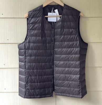 Uniqlo Men Ultra Light Down Compact V-Neck Print Vest Brown Size L 2000118630692 | eBay