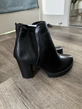 Women’s Black Ankle Boots Size 40 