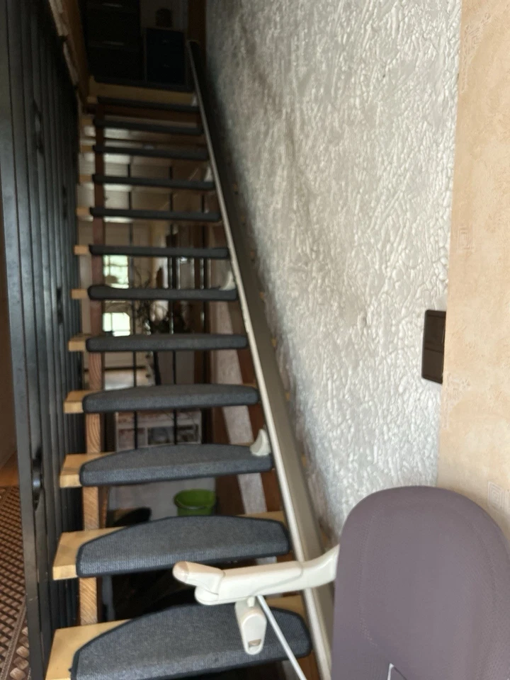 Treppenlift, Lifta, Baujahr 2015, Beige, Gerade Schienen 4,30 M Bis 160 KG - Bild 3 von 4