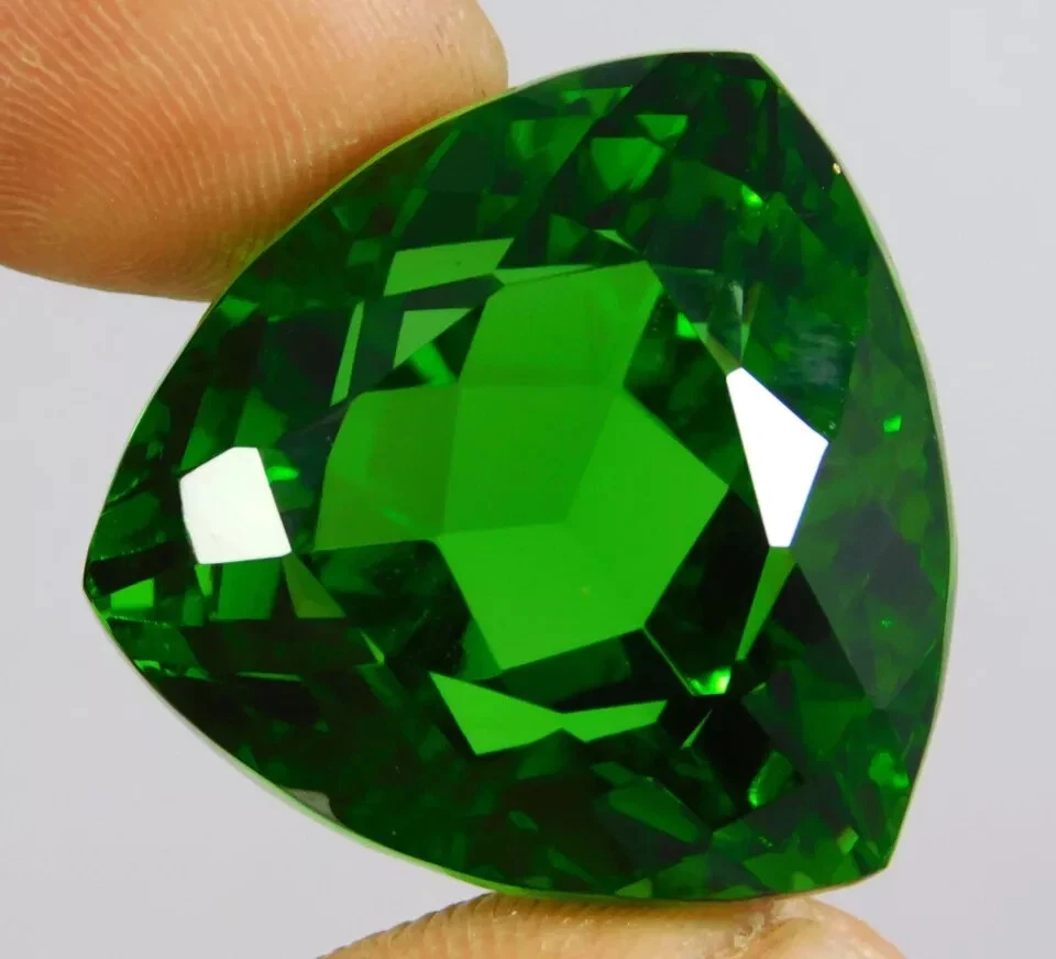 Green Peridot 92.45 Ct. Trillion Cut Faceted Loose Gemstone for Ring & Pendant - Image 3 of 4