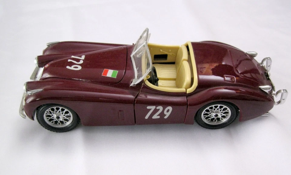 JAGUAR XK 120 1948 1/24 - ottime condizioni - Burago - Immagine 2 di 4