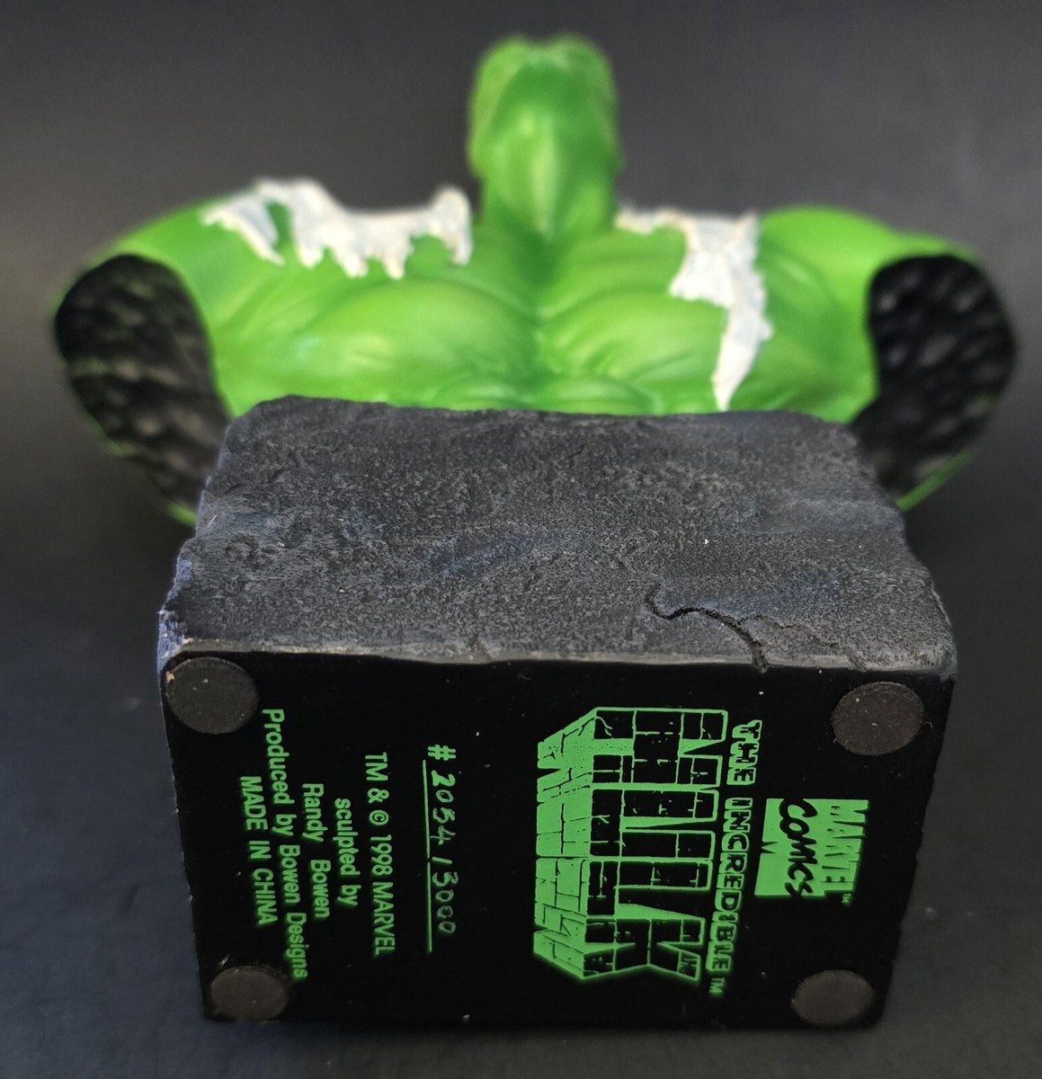 THE INCREDIBLE HULK MARVEL MINI-BUST STATUE 2054/3000 (1998 THE INCREDIBLE HULK MARVEL MINI-BUST STATUE 2054/3000 (1998