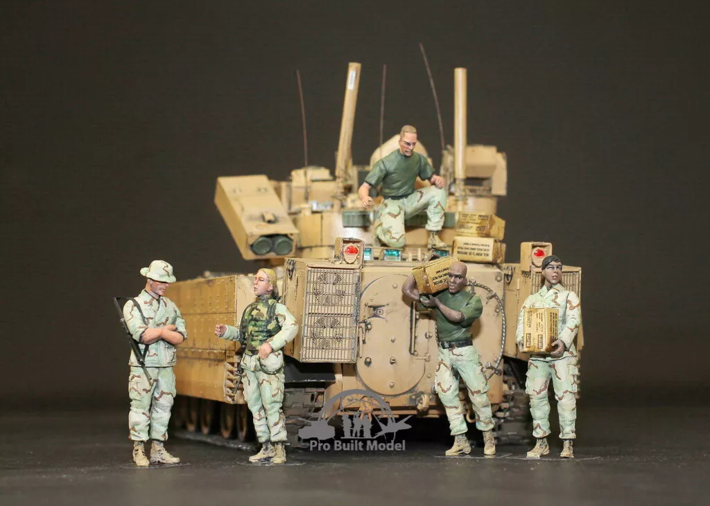 (Pre-Order) Modern US Army Logistic team (05 figures) 1:35 Pro Built Model
