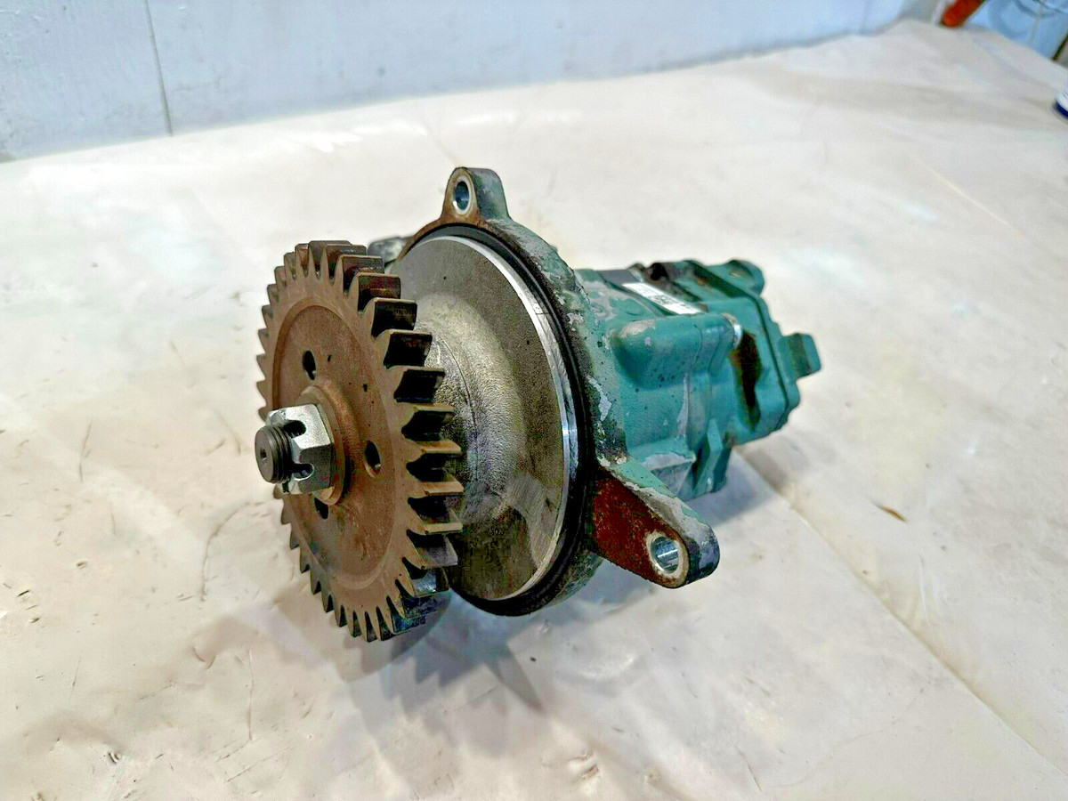 VOLVO D13 DIESEL ENGINE POWER STEERING AND FUEL PUMP 034214 OEM 
