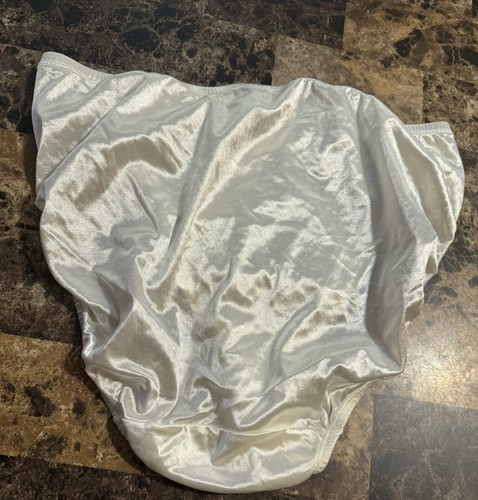 VINTAGE HANES HER WAY SECOND SKIN HIGH CUT PANTY! WHITE ! SIZE 9 - Picture 2 of 3