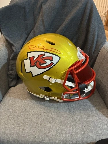 Patrick Mahomes Authentic Helmet Signed Full Size Kansas City Chiefs Beckett COA