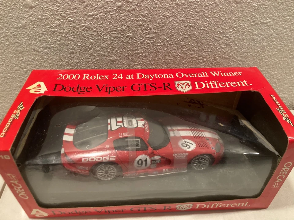 罕见 AutoArt 运动车 1: 18 比例道奇 Viper GTS-R #91 劳力士 24 代托纳签名 — 第 4/4 张图片