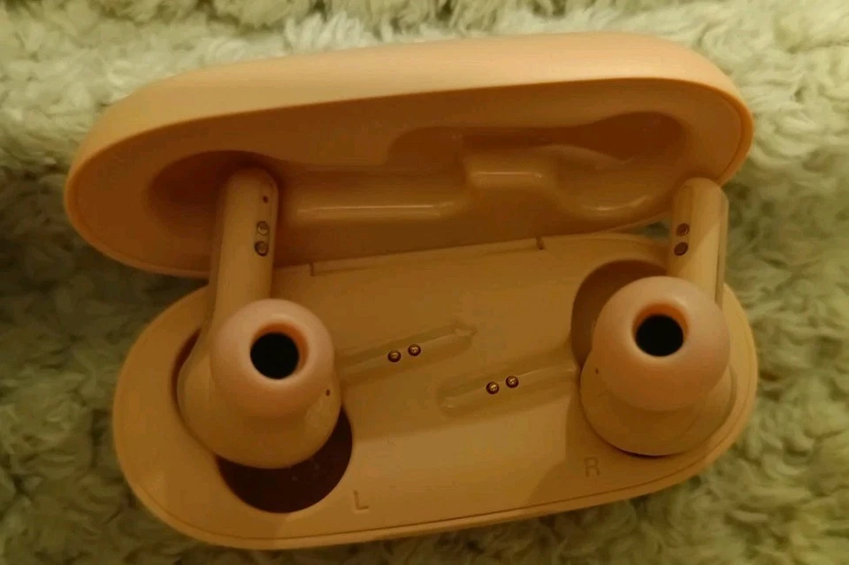 JVC Gumy True Wireless Headphones (HA-A7T) - Image 4 of 4