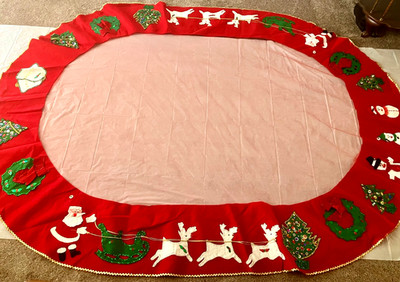 Large 94'' x 70'' - Vintage Handmade  Xmas Tablecloth - Felt / Sequins / Tulle Net