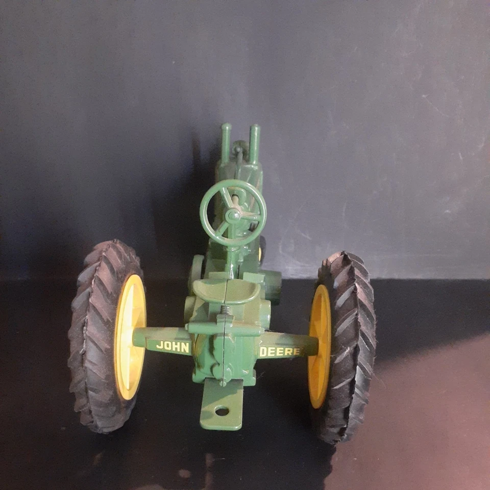 John Deere Ertl 1/16 1934 un tractor sin estilo con frente estrecho Foto 3 de 4