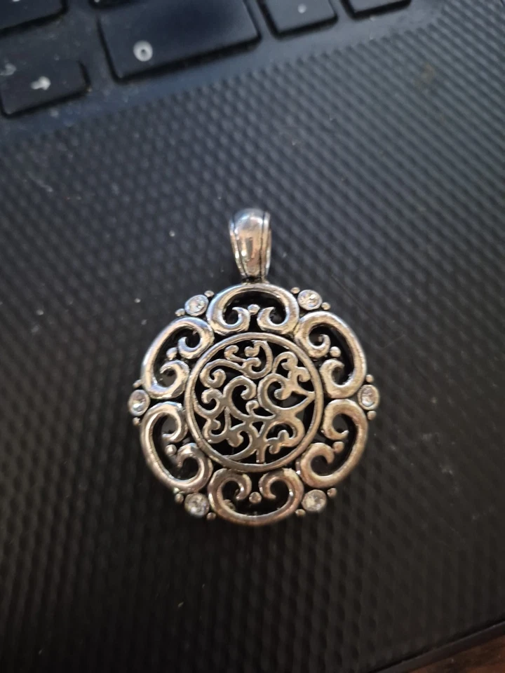 Sterling Silver 925  Celtic Knot Pendant W,black Onyx And White Clear Rhi - Image 3 of 4