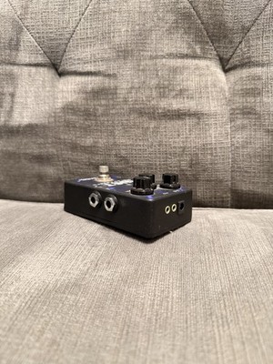 Neunaber Audio v1 WET Stereo Reverb Effects Pedal Free (see photos