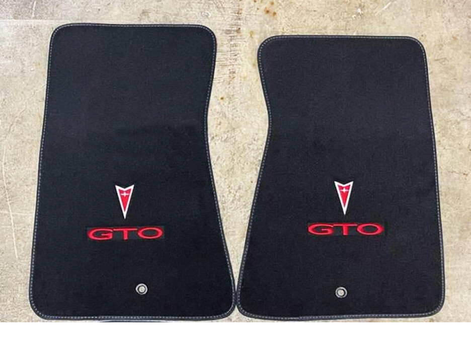 GTO 下敷き NEW! Carpet Floor Mats 2004 - 2006 PONTIAC GTO Embroidered Double