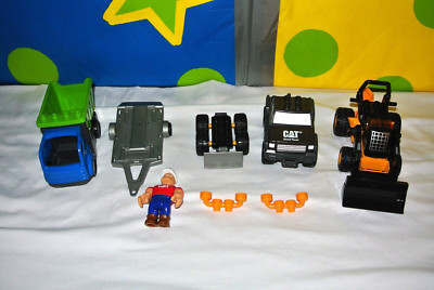 Mega Bloks CAT-Caterpillar Construction Trucks-Dump Truck, Bulldozer, figure lot