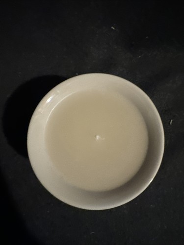 Lenox Holiday Nouveau Gold Trimmed Candle 3.5”tall 4.5 dia, Pristine Condition - Picture 5 of 7