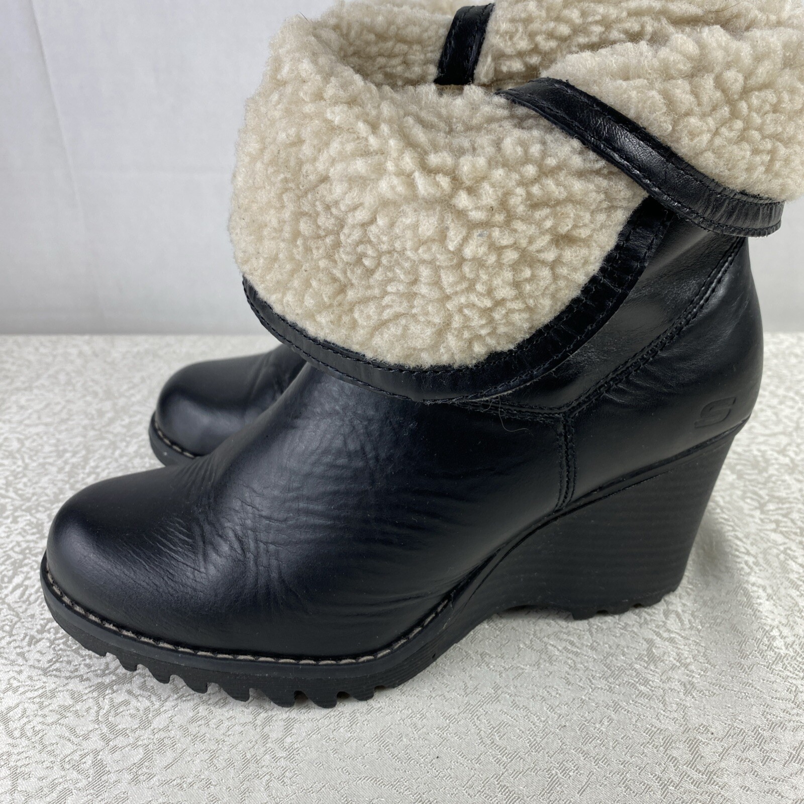 Skechers Boots Women's 7.5 Black Y2K Faux Leather Sherpa Wedge Zip Booties