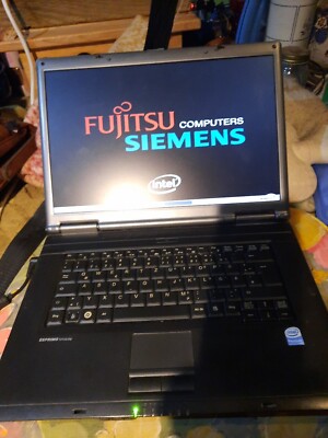 Zwei Fujitsu Siemens Esprimo Laptop
