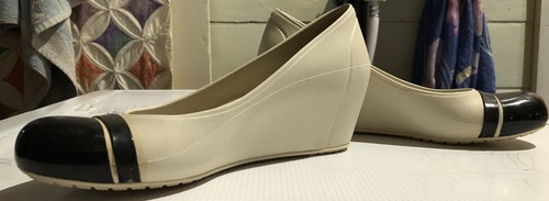 Cream And Black Crocs Wedge Heels Business Style Women’s 8 - Picture 2 of 7
