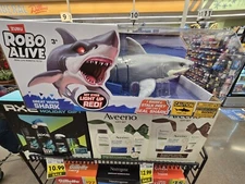 "Robo Alive Great White Shark Series 1 by Zuru - Battery-Powered Light-Up Toy!"