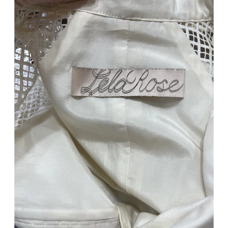 Blusa Lela Rose Off White gola dupla malha de seda ombros botão para cima tamanho 8 - Imagem 4 de 4