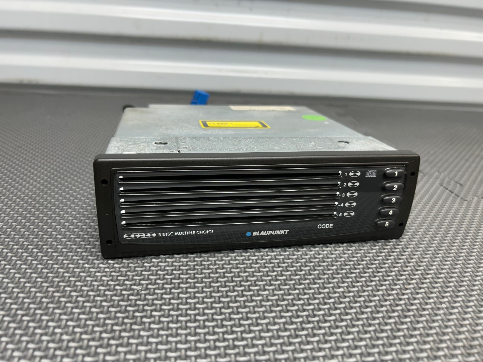 05-08 MASERATI QUATTROPORTE M139 BLAUPUNKT 5 DISK CD CHANGER 735 273 184