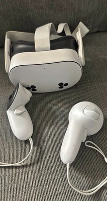 Meta Oculus Quest 3S - 128GB Set - w/ Controllers - Great Condition -