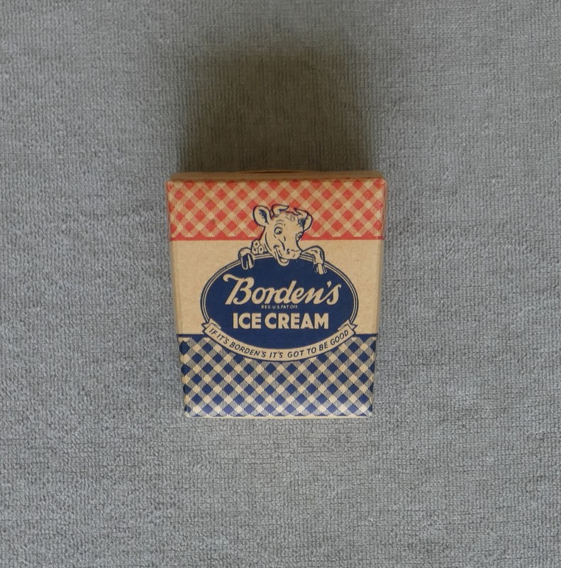 Borden's vintage Elsie checkered half pint ice cream pail cardboard carton