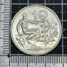 1932 Czechoslovakia 10 Korun Silver Coin / Worker Statue and Hammer and Sickle