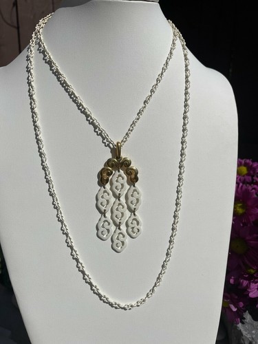 Vintage Crown Trifari Signed White Enamel & Goldtone Waterfall Pendant Necklace - Picture 3 of 5